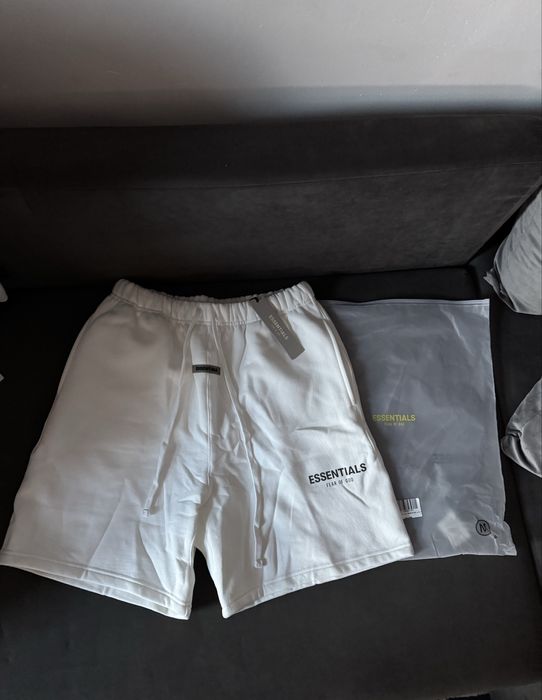 Pantaloni scurti Essentials
