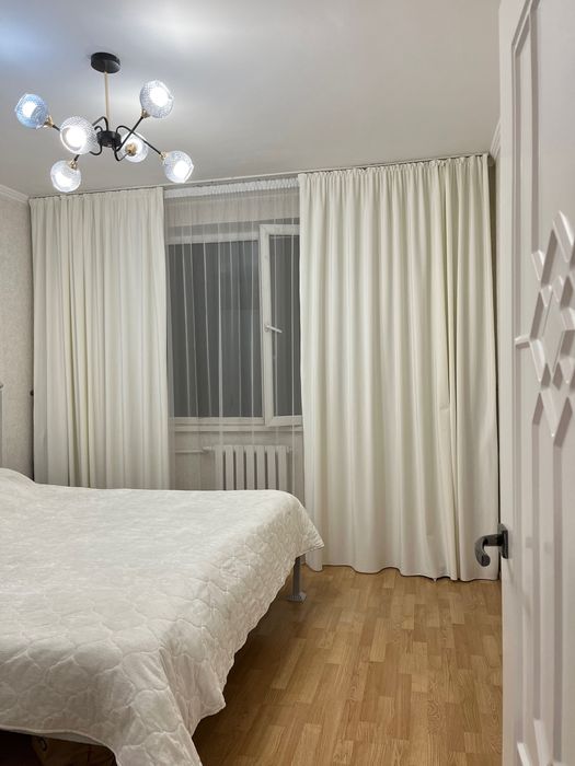 Сливочного цвета портьеры