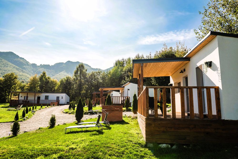 cazare zona bran in bungalow-uri individuale complet utilate