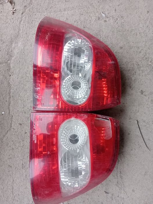 Продам задние фонари на приору