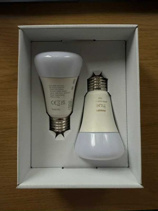 Becuri Philips Hue White and Color 1100