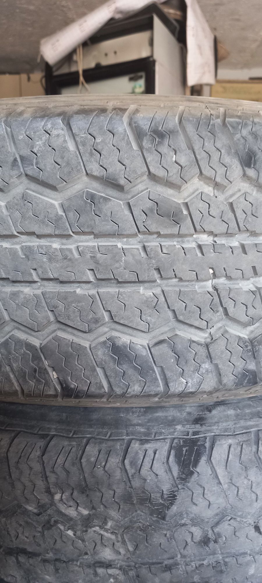 Продам шины б/у r16
