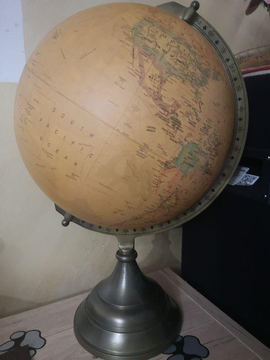 Vând glob pământesc stare foarte bună
