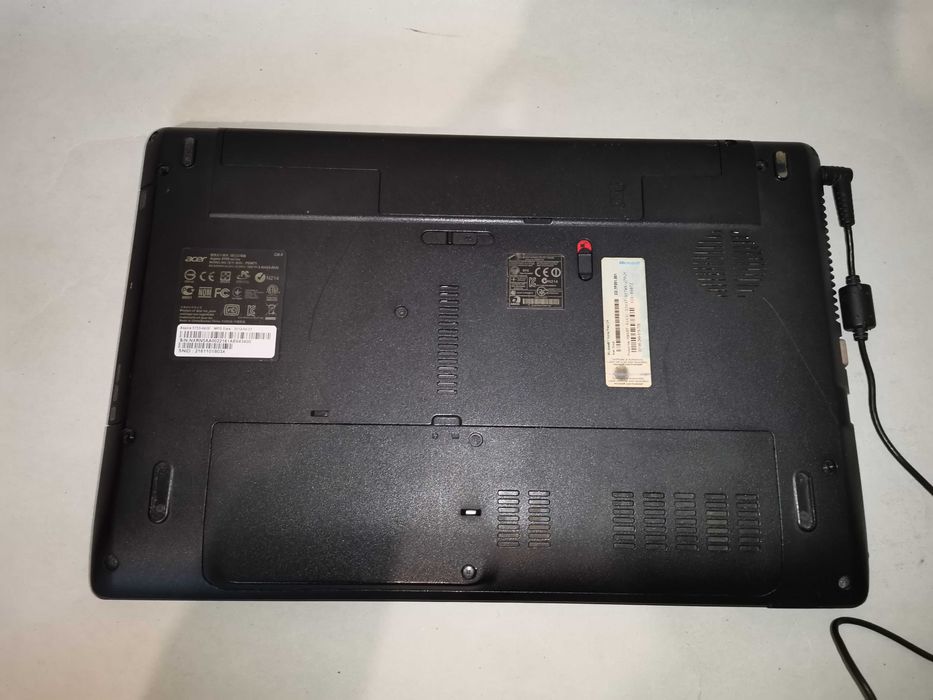 Лаптоп Acer Aspire 5733 PEW71