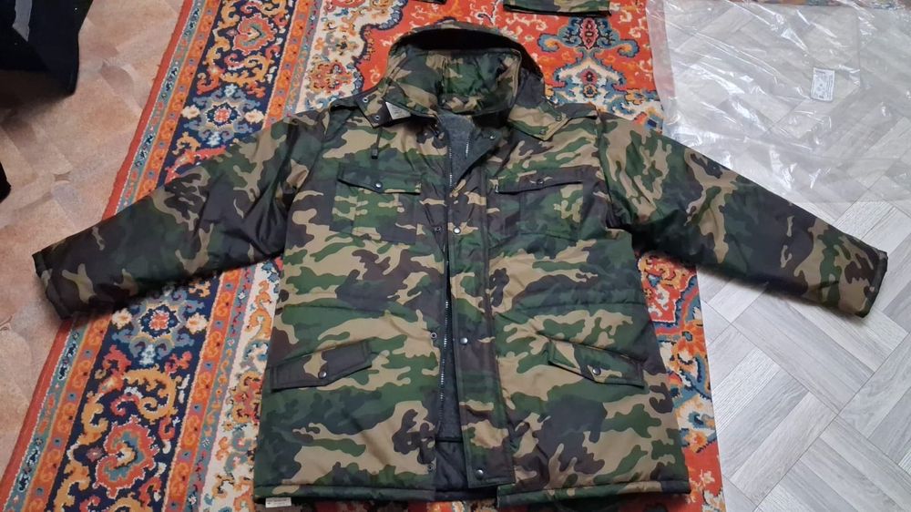 Прдам зимнию комуфлированную куртку.