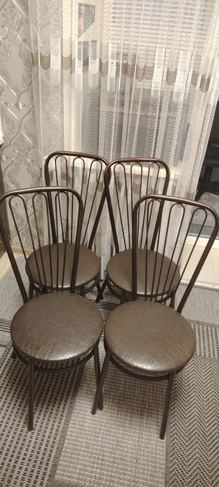Стулья для кухни. Комплект 4 штуки.