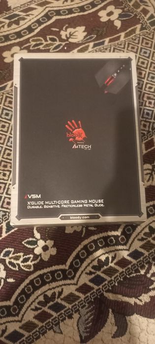 Продаю игровую мышку все работает даже подсветка