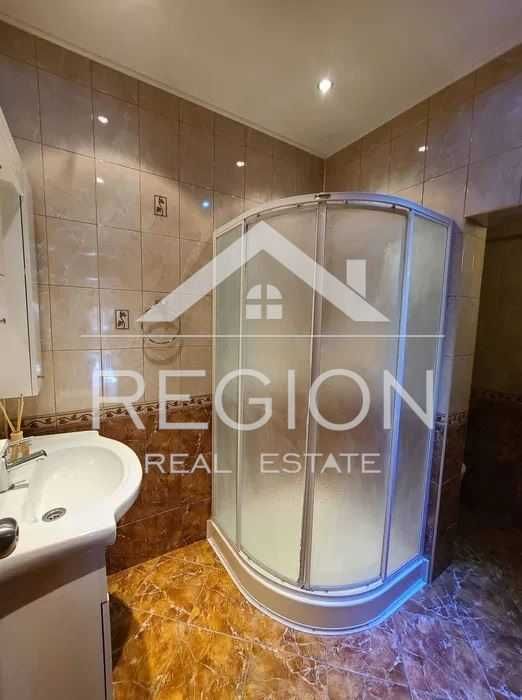 Дава се под наем Тристаен апартамент в Варна, Център - 85 кв.м за 611.49 € - Снимка #6