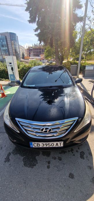 Hyundai Sonata..