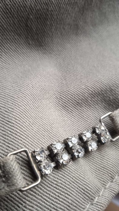 Шапка кепе спортно с козирка military BENETTON с кристали Сваровски