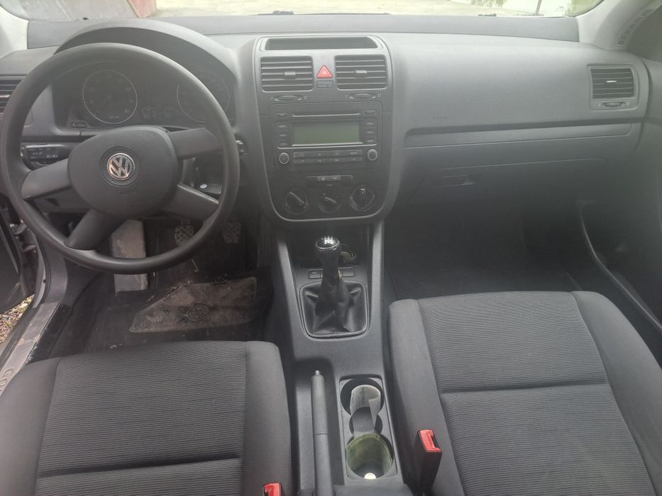Vând golf5 1.6fsi