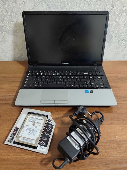 Продам ноутбук на запчасти samsung