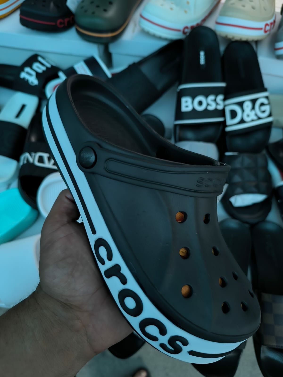 Crocs super oferta calitate superioara mai multe culori modele..lichid