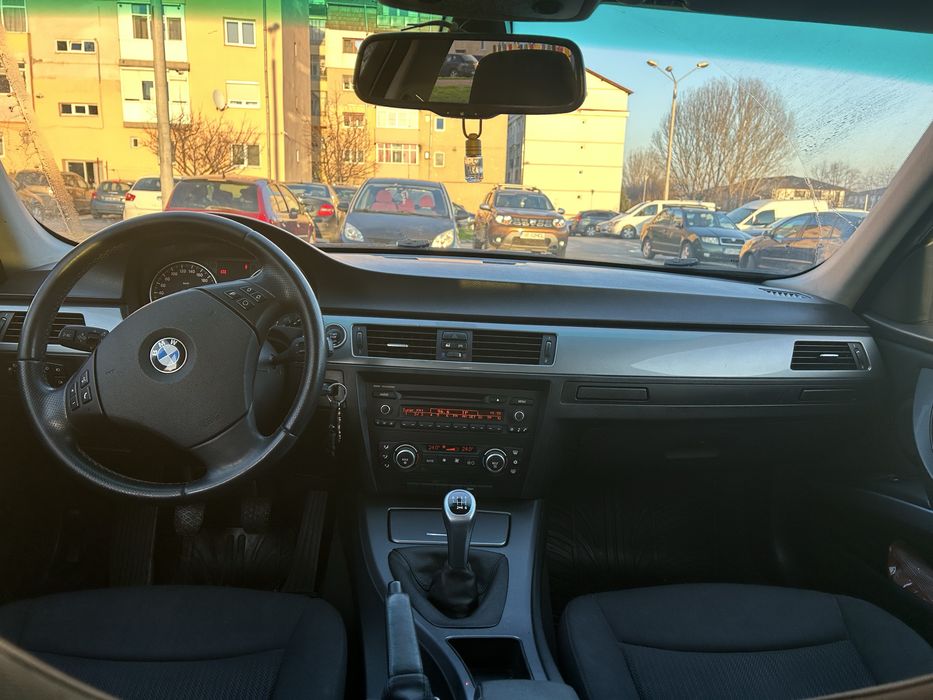 Vand masina personla cu toate actele la zi.