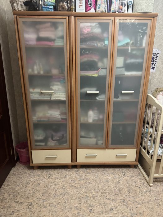 Продаю шкаф мебель для спальни