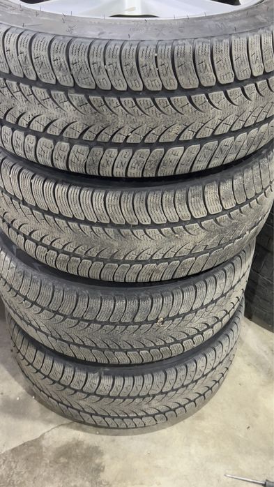 Комплект зимних шин triangle