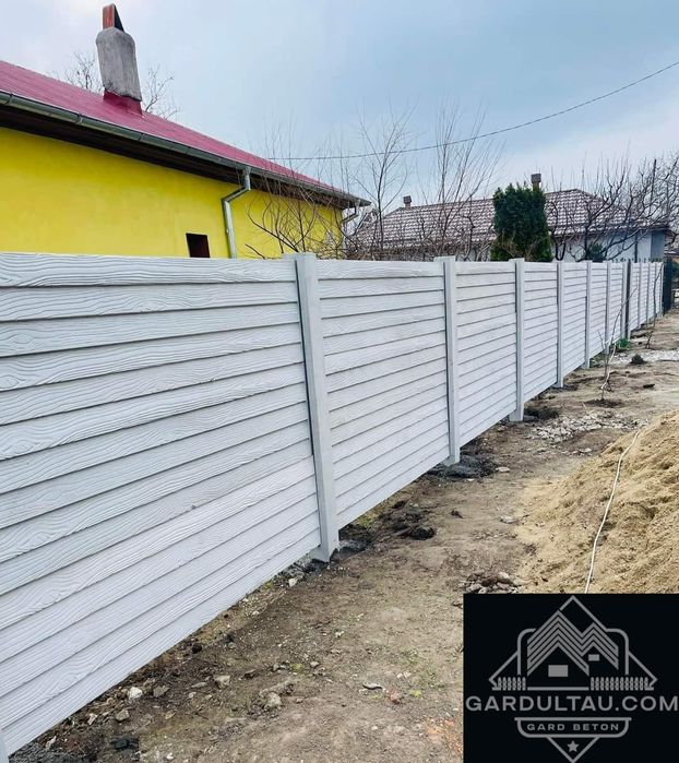Gard de beton din placi prefabricate armate