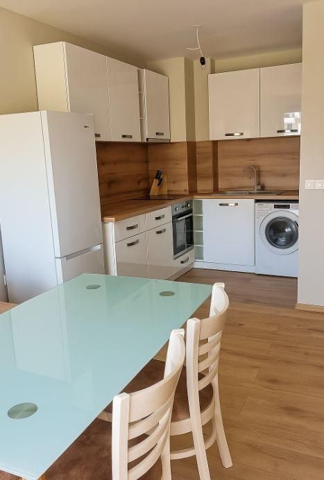 Двустаен апартамент в района на Владислав Варненчик!