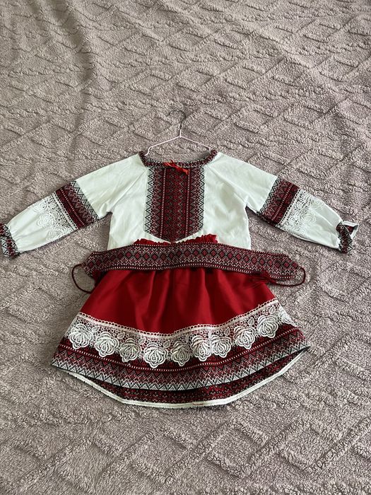 Costum popular pentru fete, rosu, 3 piese, 4 ANI