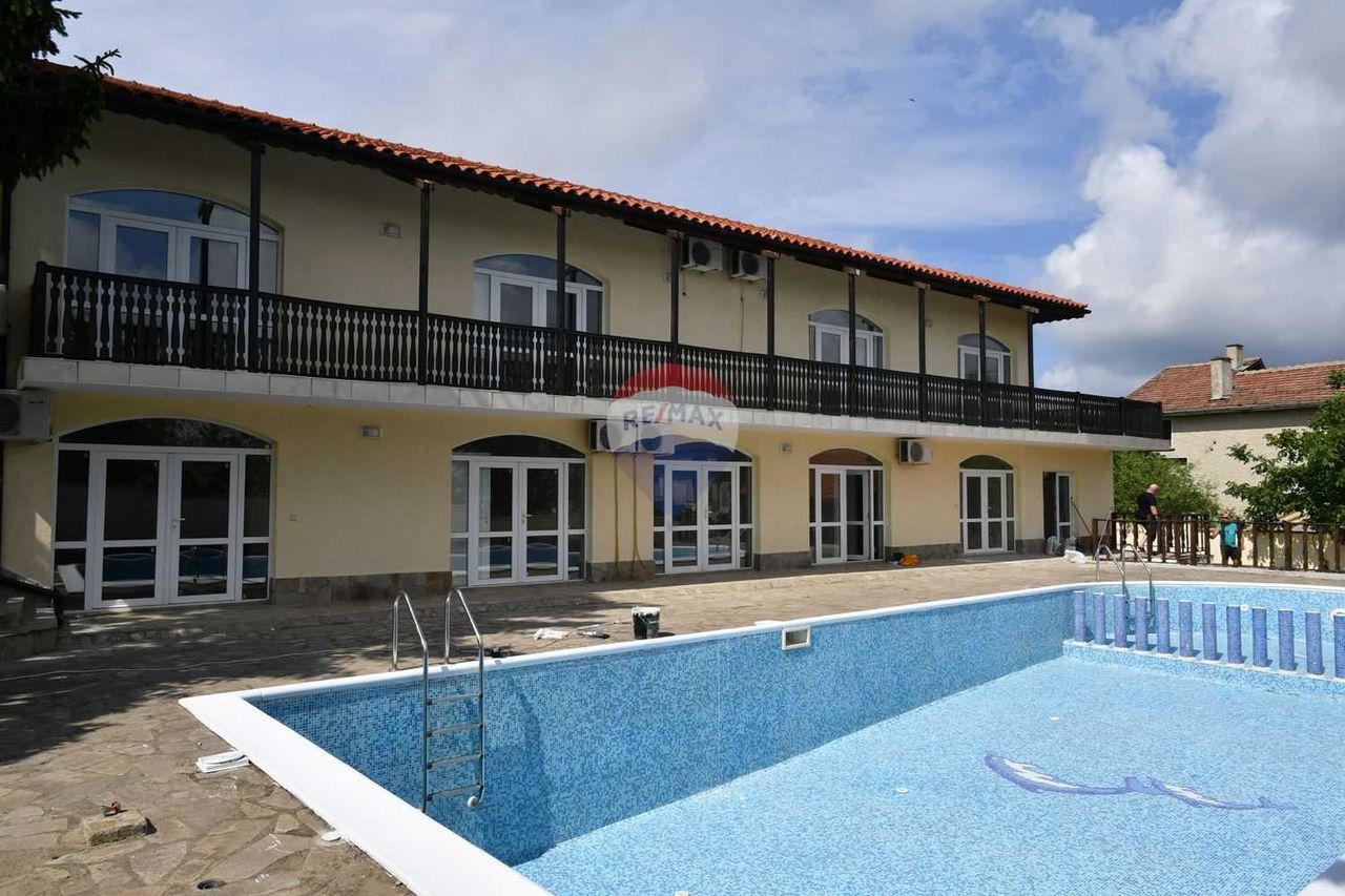 Продава се Къща в с. Близнаци, Област Варна - 605 кв.м за 703 €/кв.м - Снимка #4