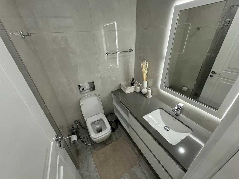 LUX Квартира на 44-этажэ В Nest One Можно и Под Офис!!!