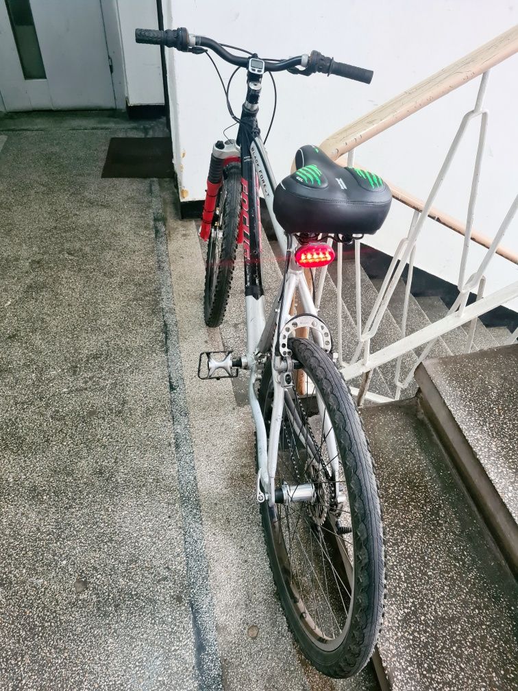 Vand bicicleta cu frane hidraulice