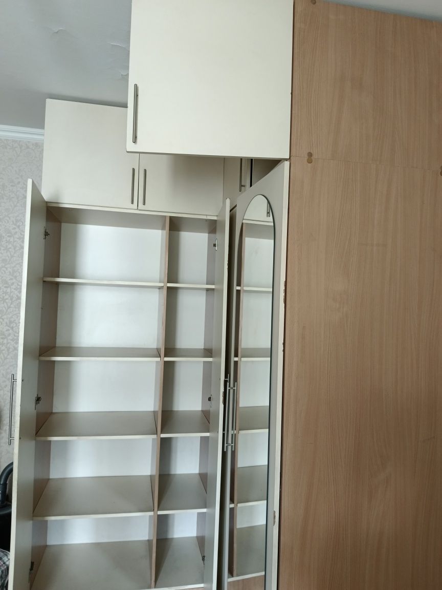Продам шкаф в отличном состоянии. Аксай3