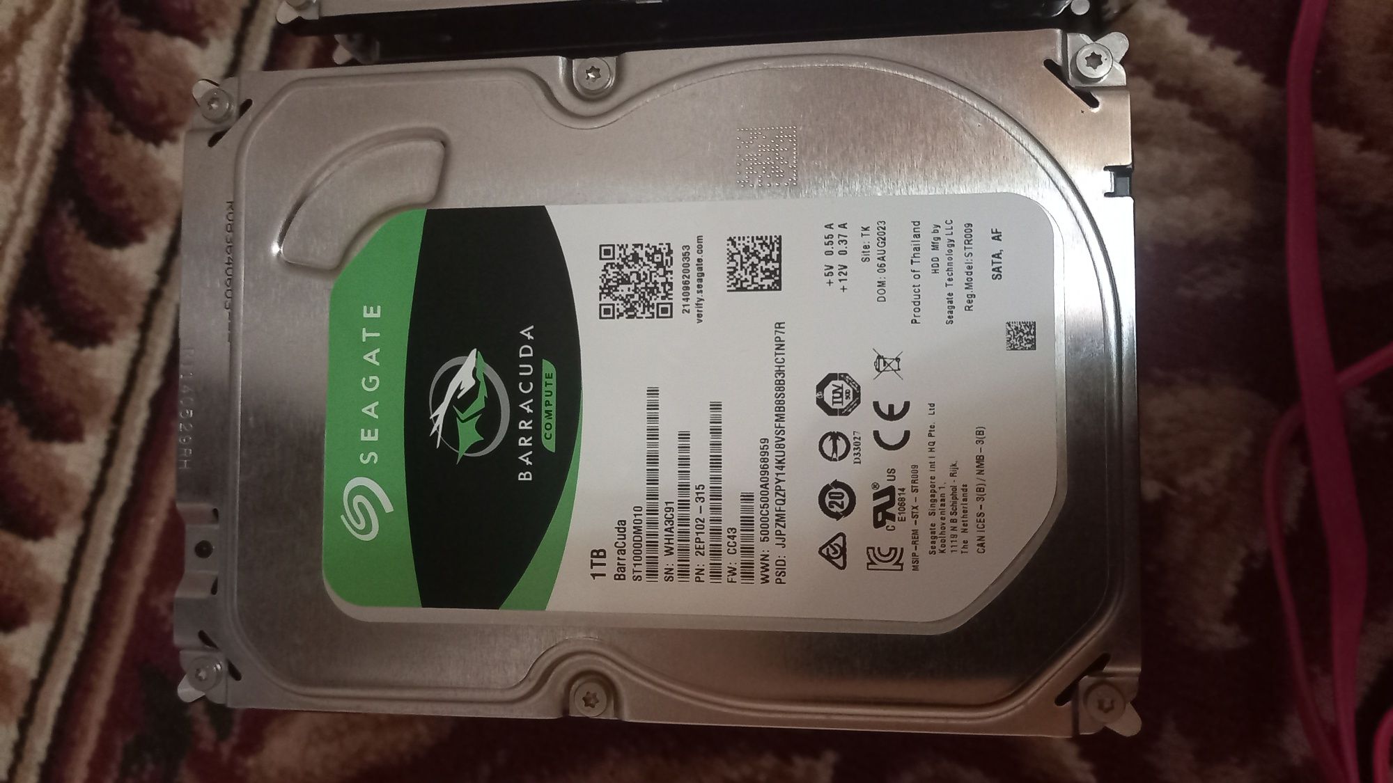 1 TB vint sotiladi