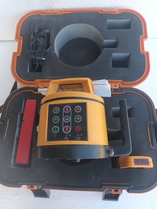 Nivel laser rotativ