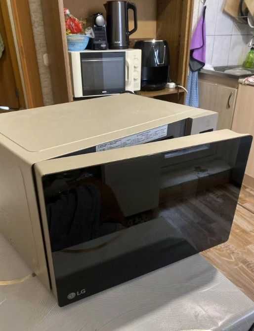Микроволновка LG MS2535gish