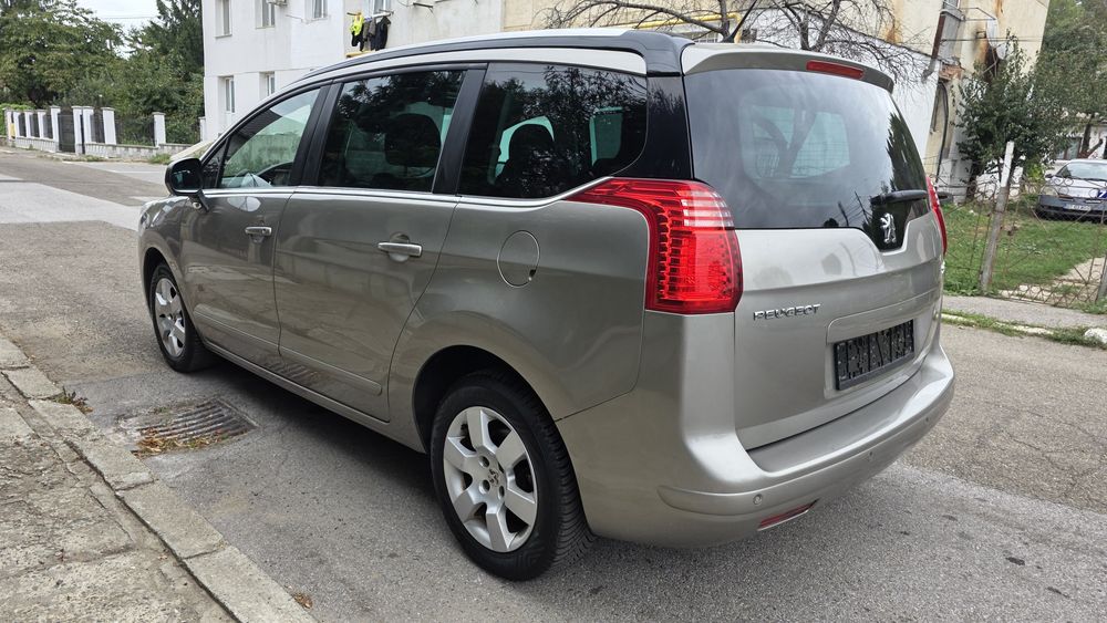 Peugeot 5008 * An 2013 * 1.6 Benzina 156 CP * Cutie Manuala