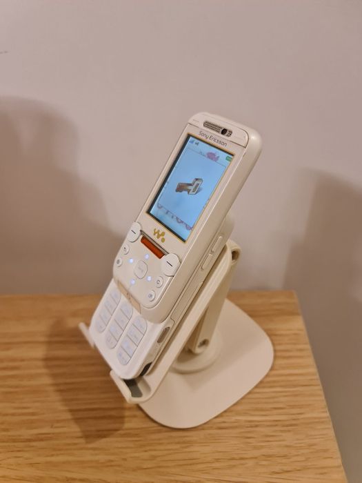 Sony Ericsson W850i alb de colectie! Necodat, stare ca nou, walkman