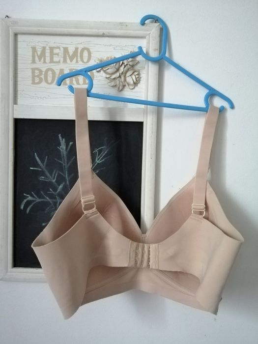 Sutien crem cu efect de miscare Naturana marimea 90 C