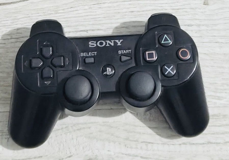 Vand PS3 + 16 jocuri