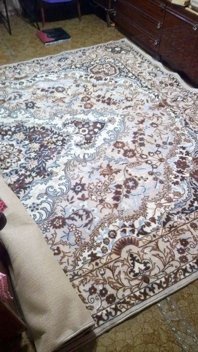 Ковер в хорошем состоянии