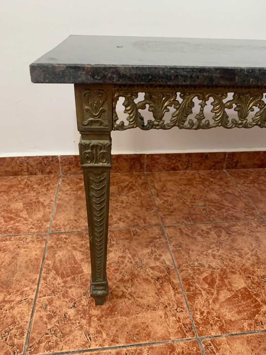 Masuta living cu blat granit