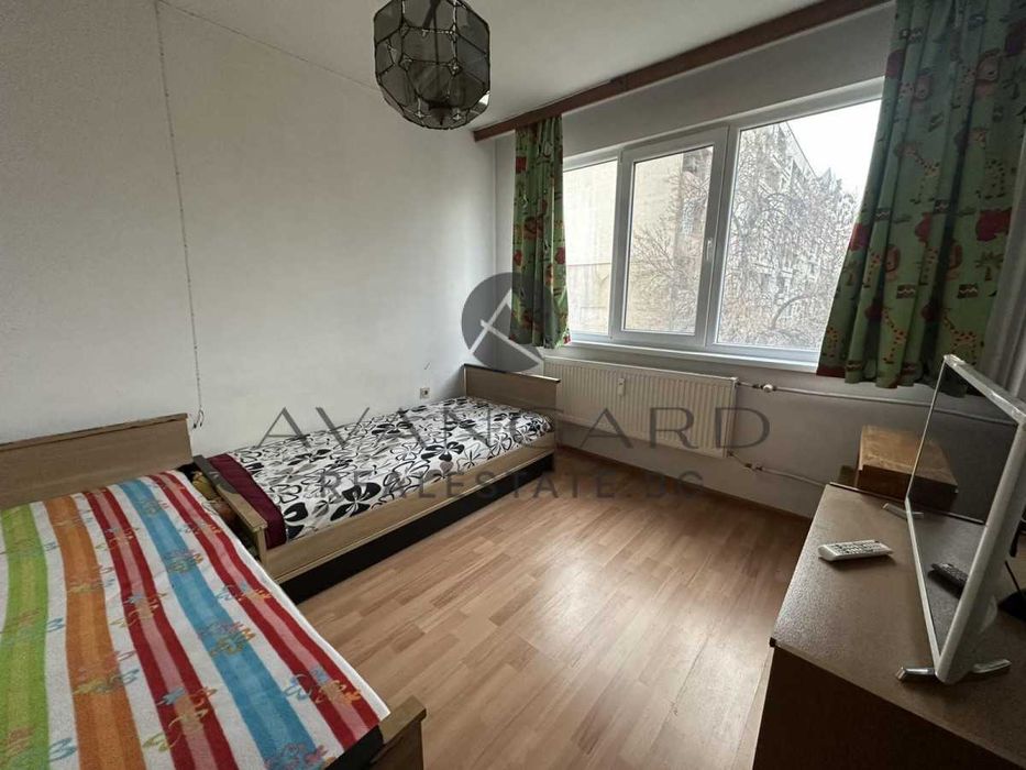Продава се Тристаен апартамент в Пловдив, Кършияка - 92 кв.м за 2229 €/кв.м - Снимка #5