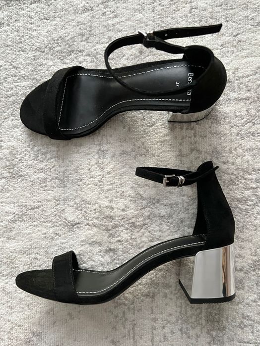 Sandale cu toc Bershka