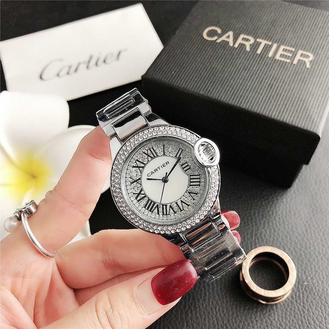 Луксозен дамски ръчен часовник CARTIER. Ръчен водоустойчив часовник.