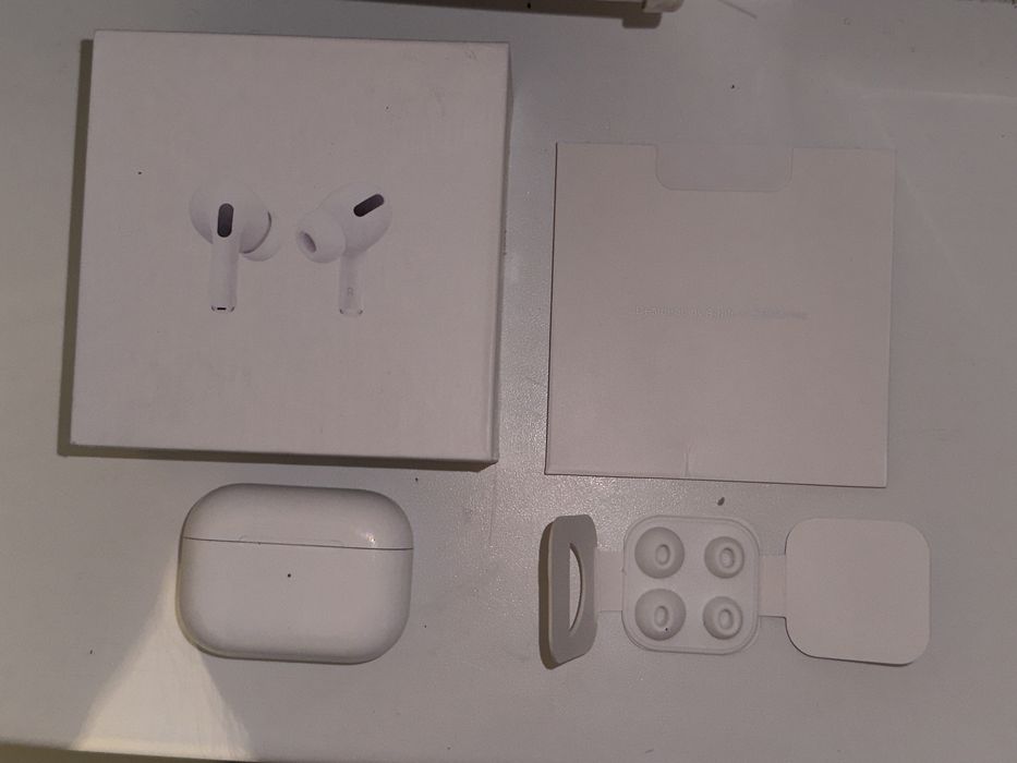 Продам наушники AirPods Pro