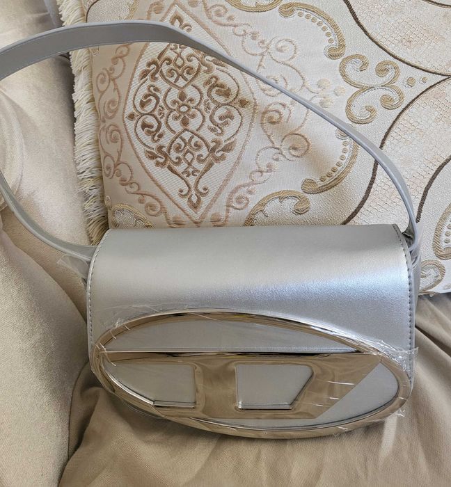 Сива чанта по модел на Diesel