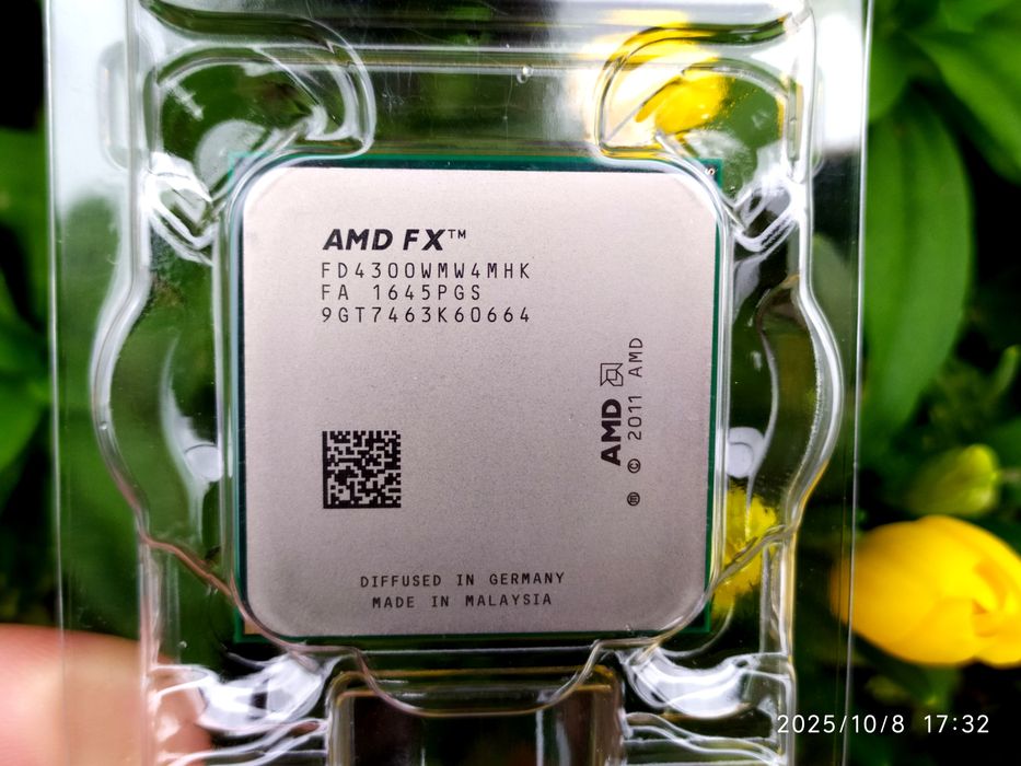 Продавам 4-ядрен процесор AMD FX-4300, 3.8/4.0GHz, 95W, Socket AM3+