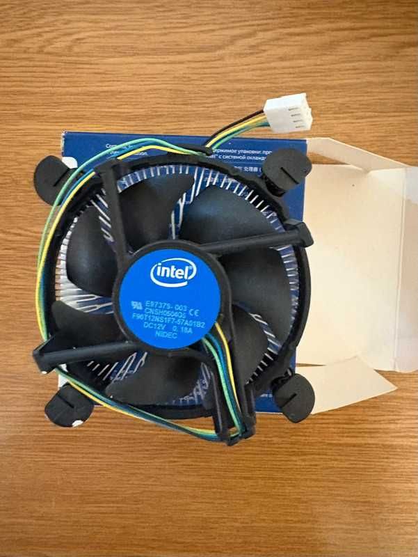 Intel i3-7100 + Cooler Stock