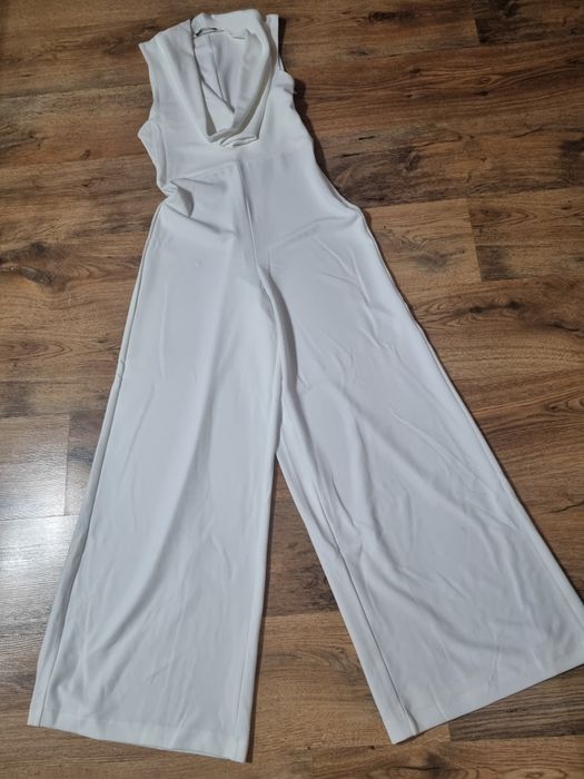 Уникален гащеризон на Зара