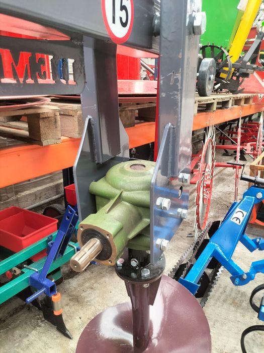 Burghiu găuri pentru tractor, livadă, piese și utilaje agricole,