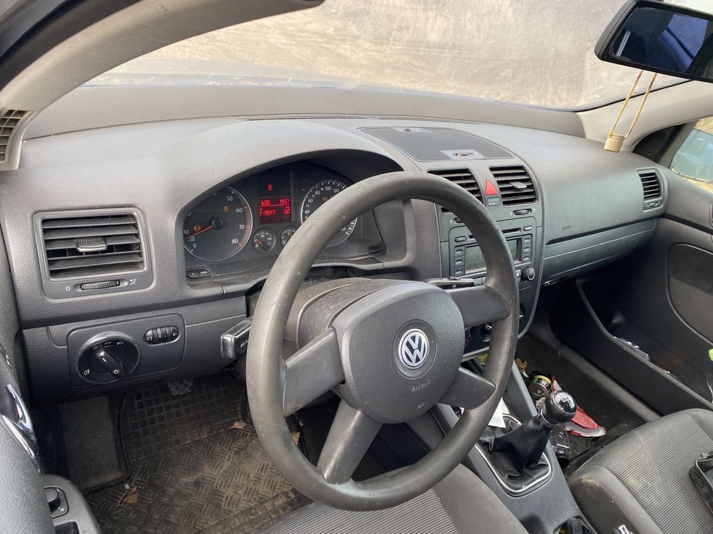 Vând stopuri dreapta Volkswagen Golf 5 stare f buna