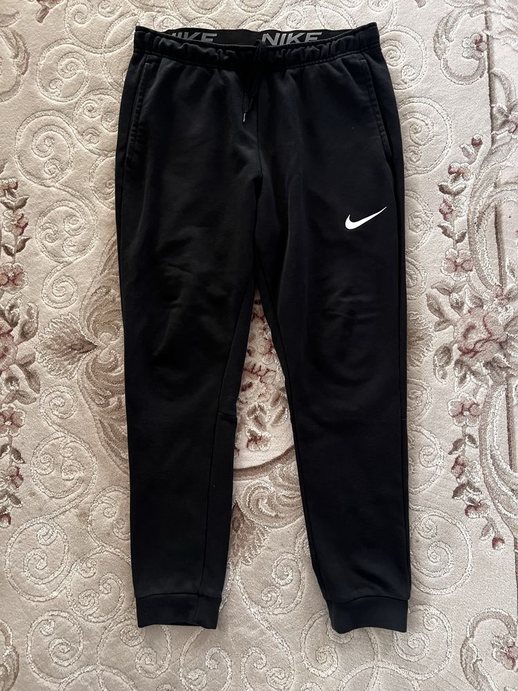 Pantaloni Nike Negri