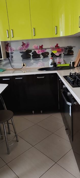 Сдается 2х комнатная квартира в 10 микрорайоне