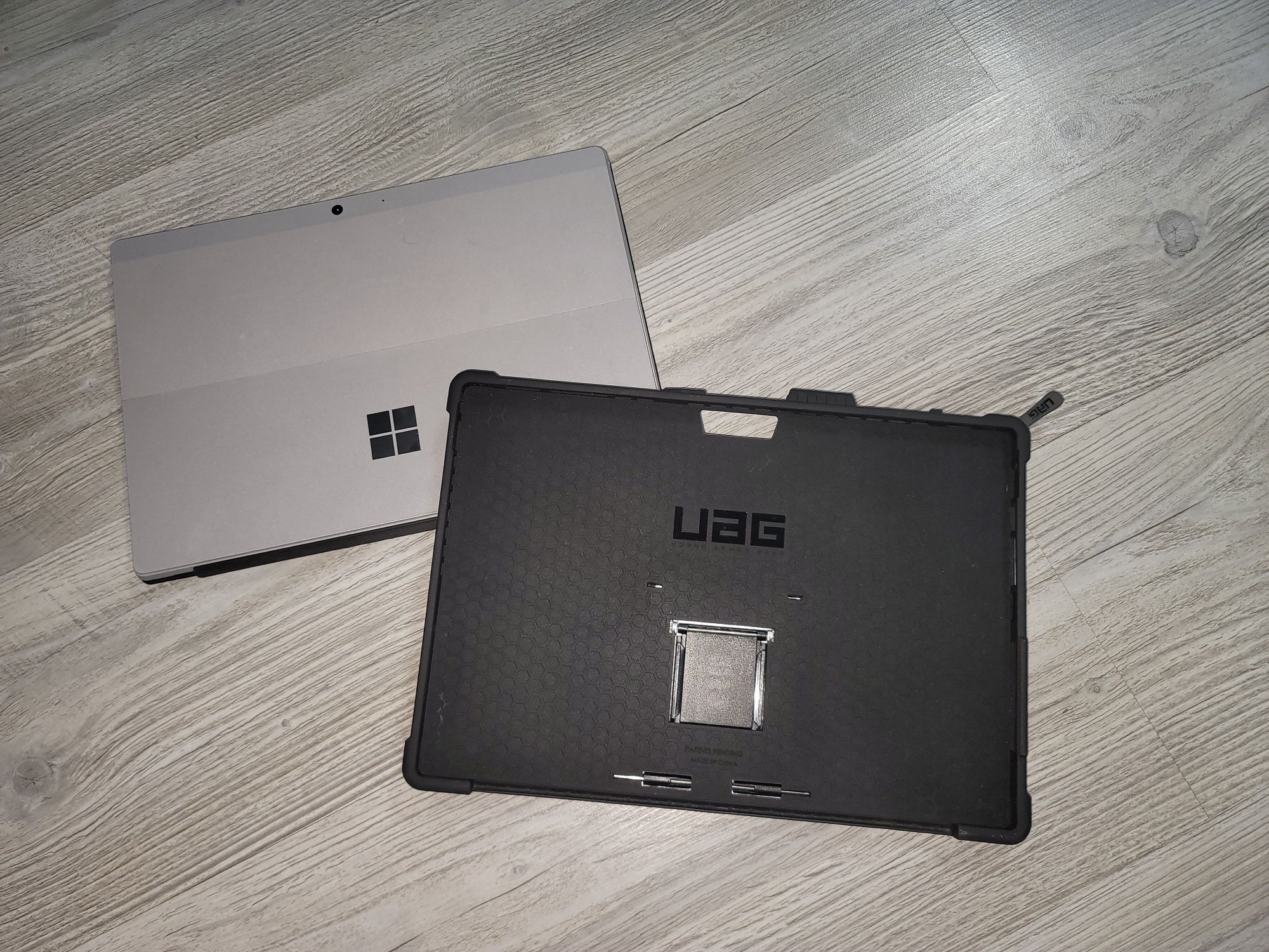 Husa Premium Surface Pro