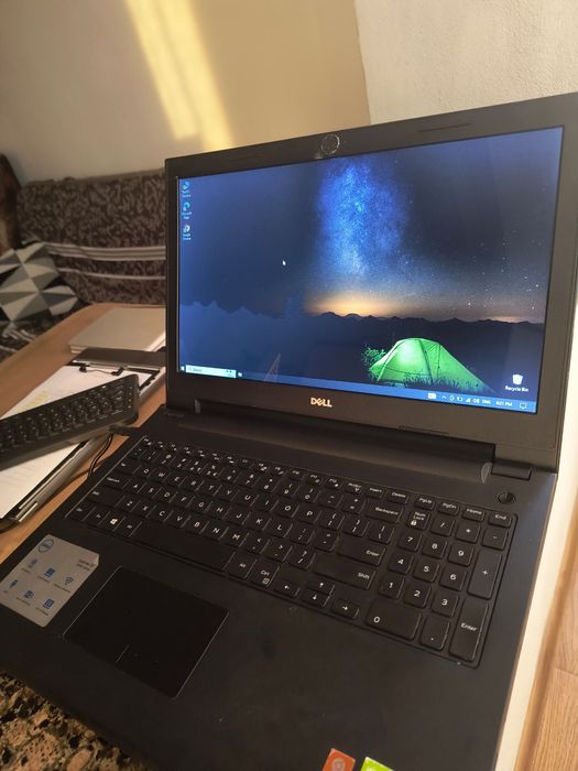 Laptop Dell  Inspiron 15